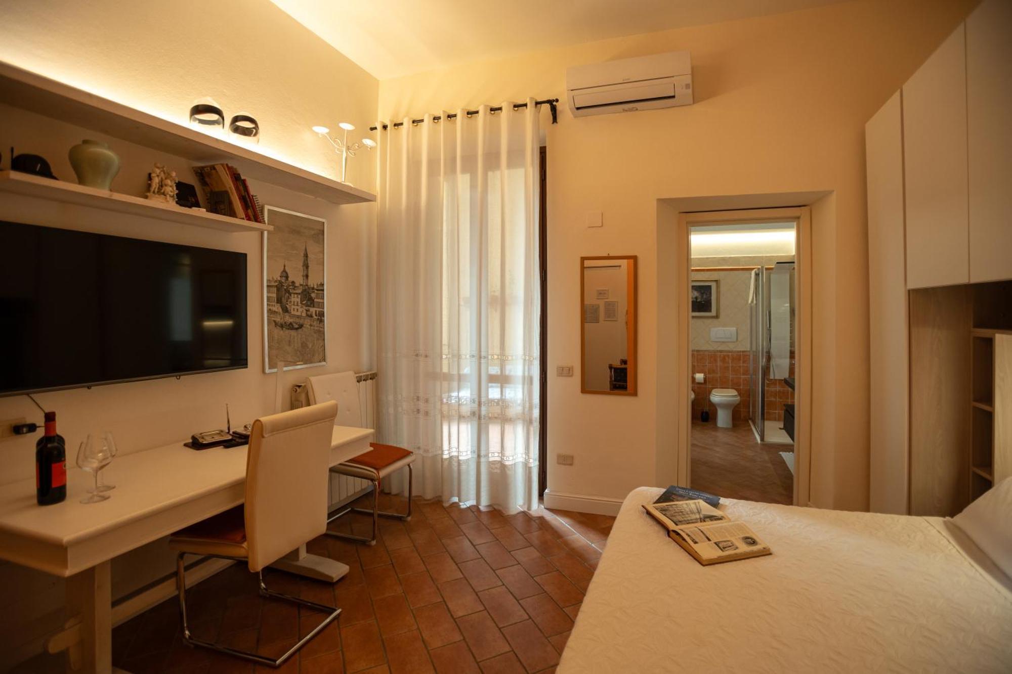 Indipendent Studio Apartment With Terrace - Parking Firenze Eksteriør billede